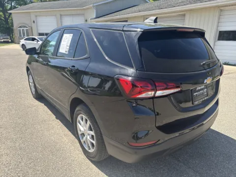 More photos of 2022 Chevrolet Equinox LS at Twins Chrysler Dodge Jeep Ram, MI