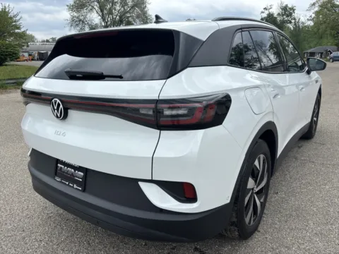 More photos of 2023 Volkswagen ID.4 Pro at Twins Chrysler Dodge Jeep Ram, MI