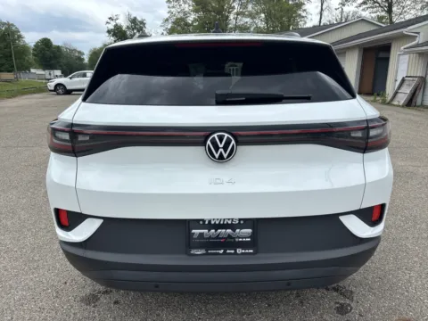 More photos of 2023 Volkswagen ID.4 Pro at Twins Chrysler Dodge Jeep Ram, MI
