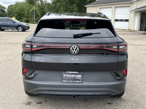 More photos of 2022 Volkswagen ID.4 Pro S at Twins Chrysler Dodge Jeep Ram, MI