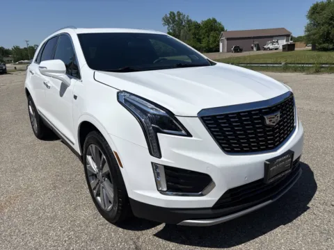 White 2024 Cadillac XT5 FWD Premium Luxury for sale in Wayland, MI