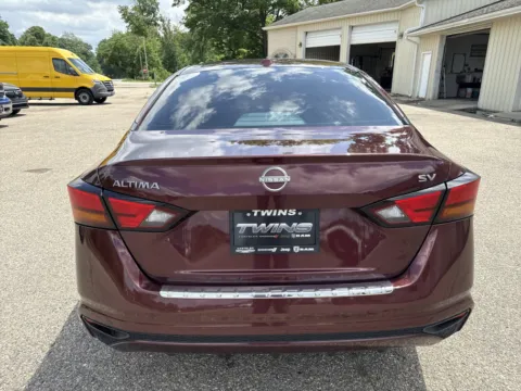More photos of 2023 Nissan Altima 2.5 SV at Twins Chrysler Dodge Jeep Ram, MI