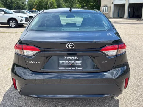 More photos of 2022 Toyota Corolla LE at Twins Chrysler Dodge Jeep Ram, MI