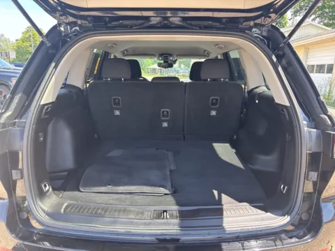 More photos of 2023 Jeep Grand Cherokee Laredo at Twins Chrysler Dodge Jeep Ram, MI