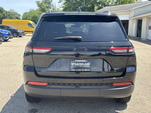 More photos of 2023 Jeep Grand Cherokee Laredo at Twins Chrysler Dodge Jeep Ram, MI