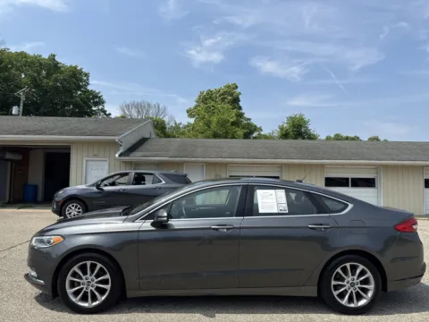 More photos of 2017 Ford Fusion SE at Twins Chrysler Dodge Jeep Ram, MI