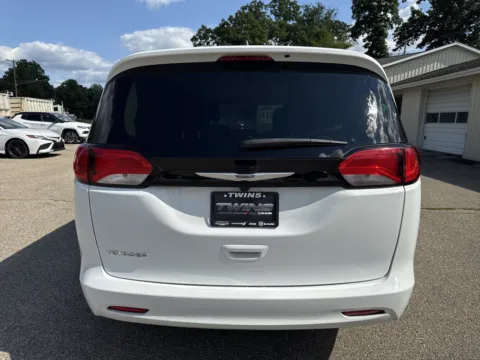 More photos of 2023 Chrysler Voyager LX at Twins Chrysler Dodge Jeep Ram, MI