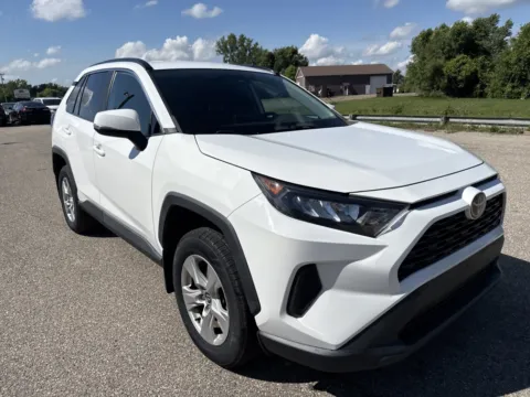 White 2019 Toyota RAV4 LE for sale in Wayland, MI