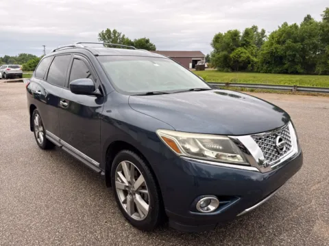 Blue 2014 Nissan Pathfinder Platinum for sale in Wayland, MI
