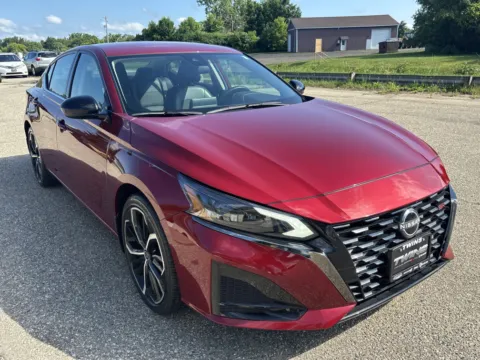 Red 2023 Nissan Altima 2.5 SR for sale in Wayland, MI