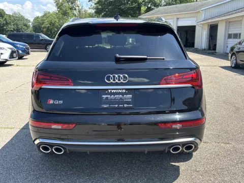 More photos of 2022 Audi SQ5 Premium Plus at Twins Chrysler Dodge Jeep Ram, MI