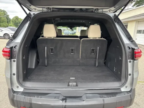 More photos of 2023 Chevrolet Traverse LS at Twins Chrysler Dodge Jeep Ram, MI