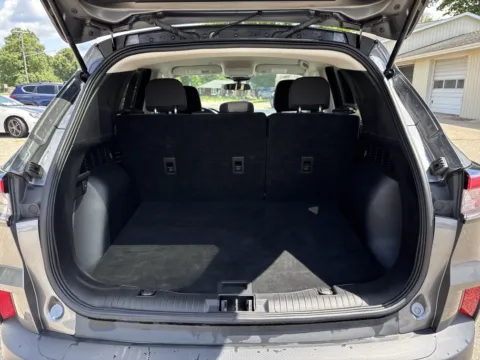 More photos of 2022 Ford Escape SE Plug-In Hybrid at Twins Chrysler Dodge Jeep Ram, MI
