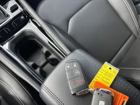 More photos of 2025 Jeep Compass Limited at Twins Chrysler Dodge Jeep Ram, MI