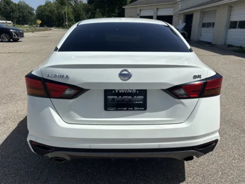 More photos of 2020 Nissan Altima 2.5 SR at Twins Chrysler Dodge Jeep Ram, MI
