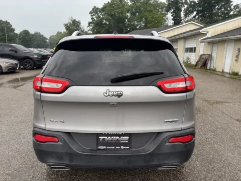More photos of 2018 Jeep Cherokee Latitude Plus at Twins Chrysler Dodge Jeep Ram, MI