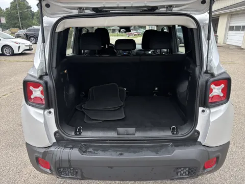More photos of 2019 Jeep Renegade Sport at Twins Chrysler Dodge Jeep Ram, MI
