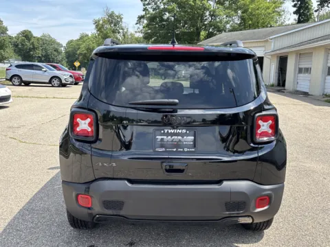 More photos of 2020 Jeep Renegade Altitude at Twins Chrysler Dodge Jeep Ram, MI