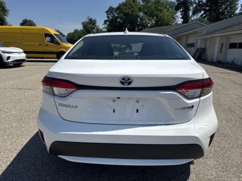 More photos of 2021 Toyota Corolla Hybrid LE at Twins Chrysler Dodge Jeep Ram, MI