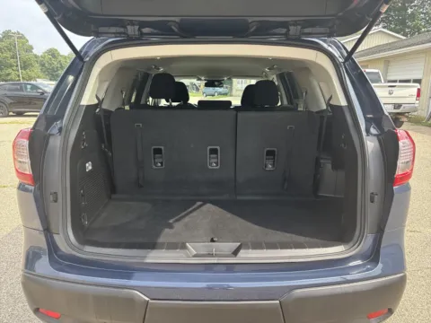 More photos of 2023 Subaru Ascent Premium at Twins Chrysler Dodge Jeep Ram, MI
