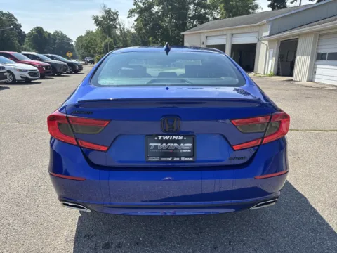 More photos of 2020 Honda Accord Sedan Sport at Twins Chrysler Dodge Jeep Ram, MI