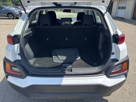 More photos of 2021 Hyundai Kona SE at Twins Chrysler Dodge Jeep Ram, MI
