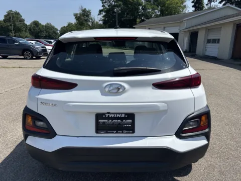 More photos of 2021 Hyundai Kona SE at Twins Chrysler Dodge Jeep Ram, MI