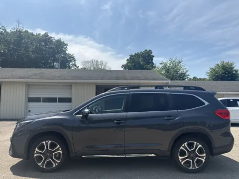More photos of 2023 Subaru Ascent Limited at Twins Chrysler Dodge Jeep Ram, MI