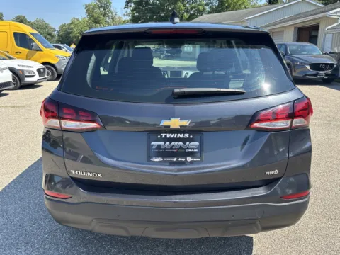 More photos of 2022 Chevrolet Equinox LS at Twins Chrysler Dodge Jeep Ram, MI