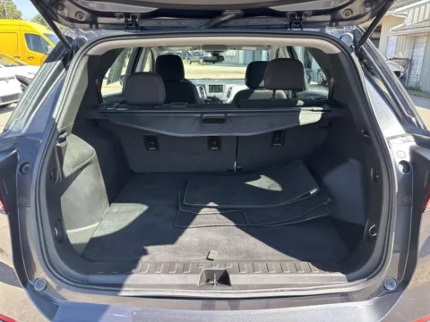 More photos of 2022 Chevrolet Equinox LS at Twins Chrysler Dodge Jeep Ram, MI