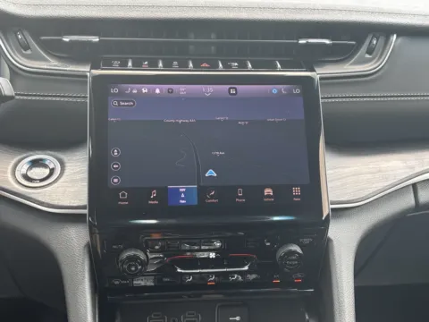 More photos of 2024 Jeep Grand Cherokee Limited at Twins Chrysler Dodge Jeep Ram, MI