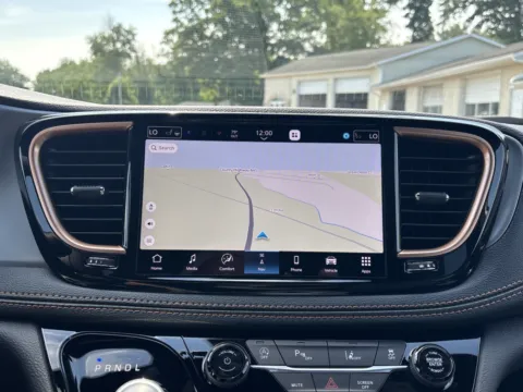 More photos of 2027 Chrysler Pacifica Pinnacle at Twins Chrysler Dodge Jeep Ram, MI
