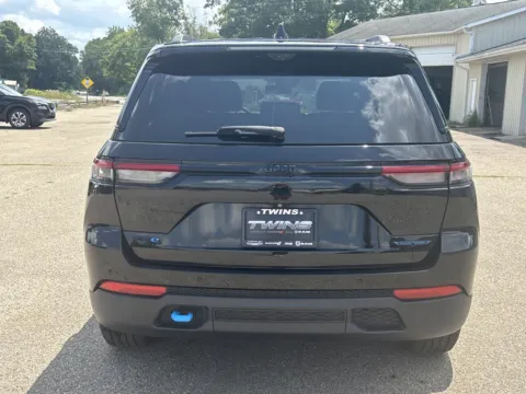 More photos of 2022 Jeep Grand Cherokee 4xe Trailhawk at Twins Chrysler Dodge Jeep Ram, MI