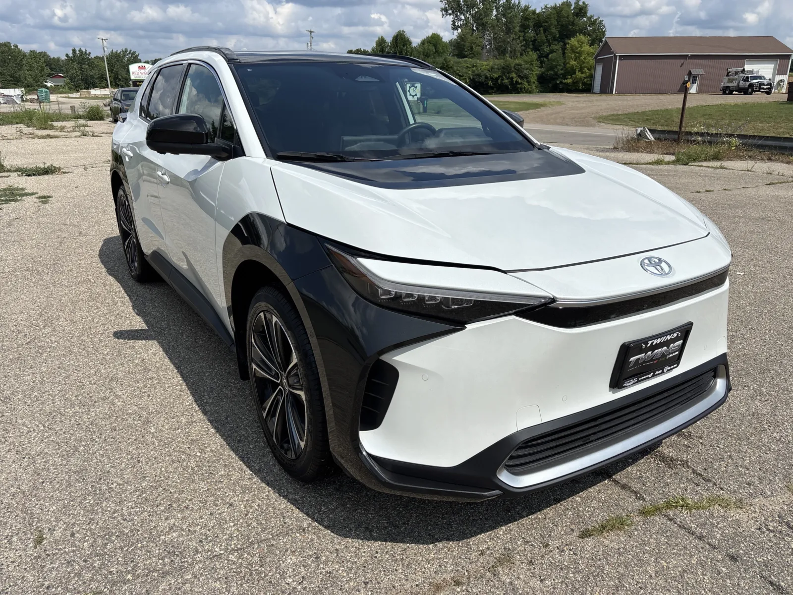 White 2024 Toyota bZ4X Limited for sale in Wayland, MI