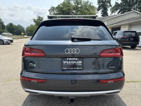 More photos of 2020 Audi Q5 Premium at Twins Chrysler Dodge Jeep Ram, MI