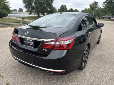 More photos of 2017 Honda Accord Sedan EX-L V6 at Twins Chrysler Dodge Jeep Ram, MI