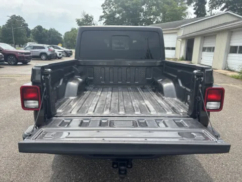 More photos of 2022 Jeep Gladiator Sport S at Twins Chrysler Dodge Jeep Ram, MI