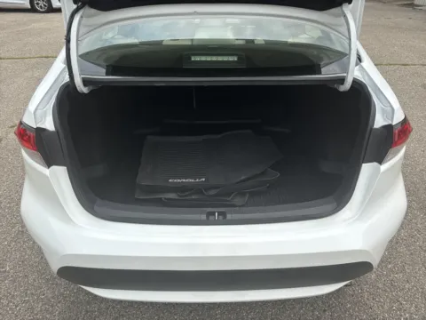 More photos of 2020 Toyota Corolla LE at Twins Chrysler Dodge Jeep Ram, MI