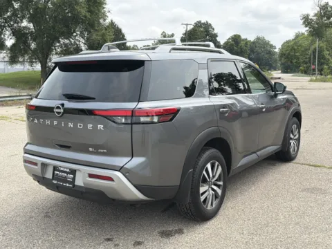 More photos of 2024 Nissan Pathfinder SL at Twins Chrysler Dodge Jeep Ram, MI