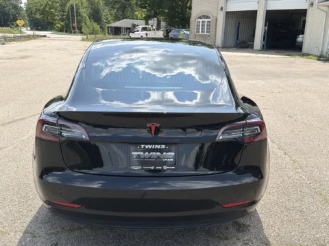 More photos of 2019 Tesla Model 3 Standard Range at Twins Chrysler Dodge Jeep Ram, MI