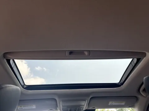 More photos of 2022 Honda Accord Hybrid EX-L at Twins Chrysler Dodge Jeep Ram, MI