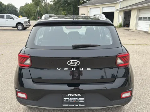 More photos of 2023 Hyundai Venue SEL at Twins Chrysler Dodge Jeep Ram, MI