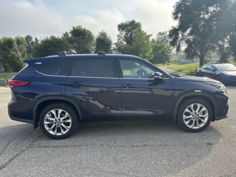Photos of 2022 Toyota Highlander Limited for sale in Wayland, MI at Twins Chrysler Dodge Jeep Ram