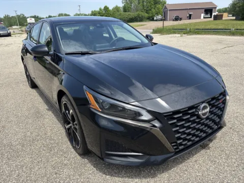 Black 2023 Nissan Altima 2.5 SR for sale in Wayland, MI