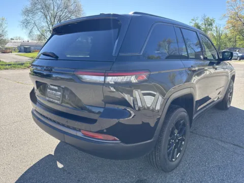More photos of 2026 Jeep Grand Cherokee Laredo Altitude at Twins Chrysler Dodge Jeep Ram, MI