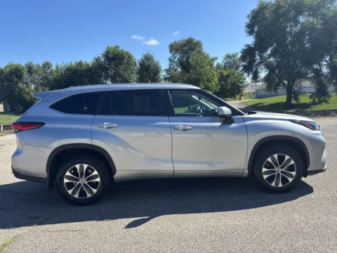 Another view of 2023 Toyota Highlander Hybrid XLE for sale in Wayland, MI at Twins Chrysler Dodge Jeep Ram