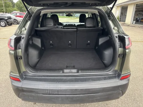 More photos of 2019 Jeep Cherokee Latitude Plus at Twins Chrysler Dodge Jeep Ram, MI