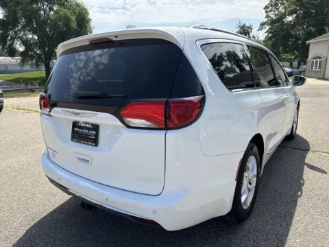 More photos of 2018 Chrysler Pacifica Touring L at Twins Chrysler Dodge Jeep Ram, MI