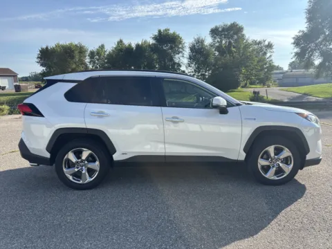 White 2019 Toyota RAV4 Hybrid Limited for sale in Wayland, MI