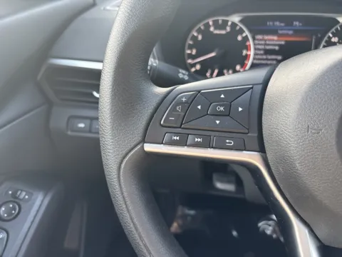 More photos of 2022 Nissan Altima 2.5 SV at Twins Chrysler Dodge Jeep Ram, MI